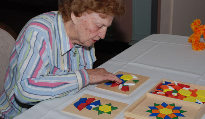 10 FUN, NO-FAIL ACTIVITIES FOR PEOPLE WITH DEMENTIA